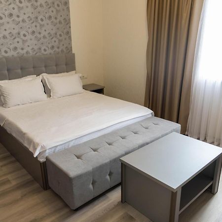 Dora Hotel Simkent Buitenkant foto