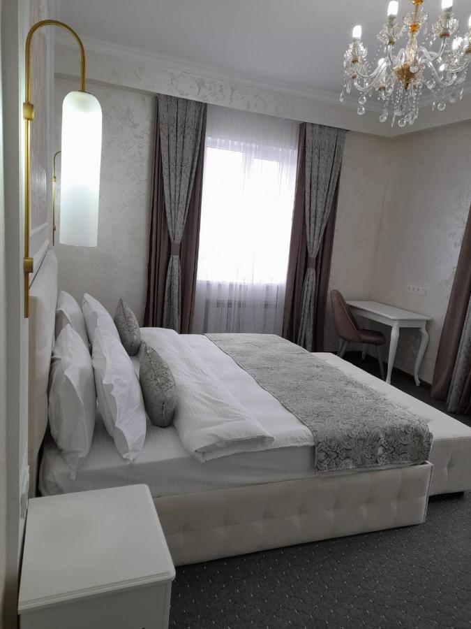 Dora Hotel Simkent Buitenkant foto