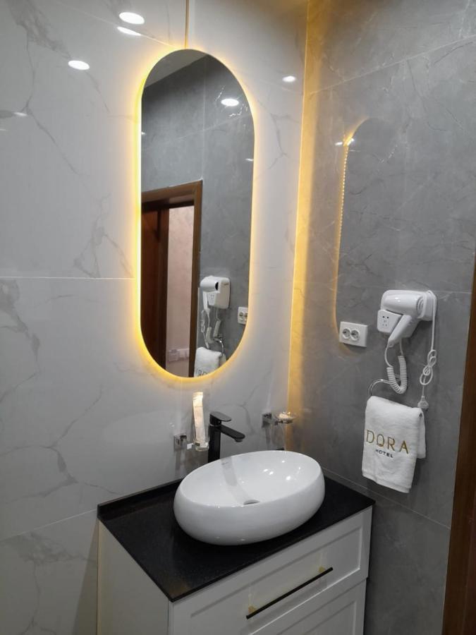 Dora Hotel Simkent Buitenkant foto