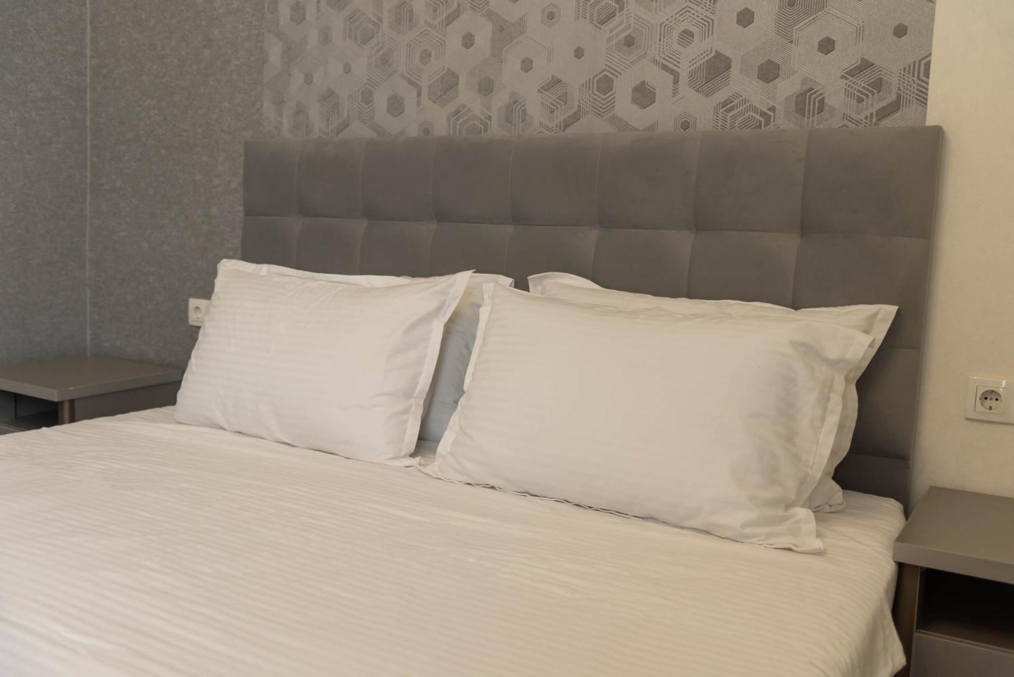 Dora Hotel Simkent Buitenkant foto