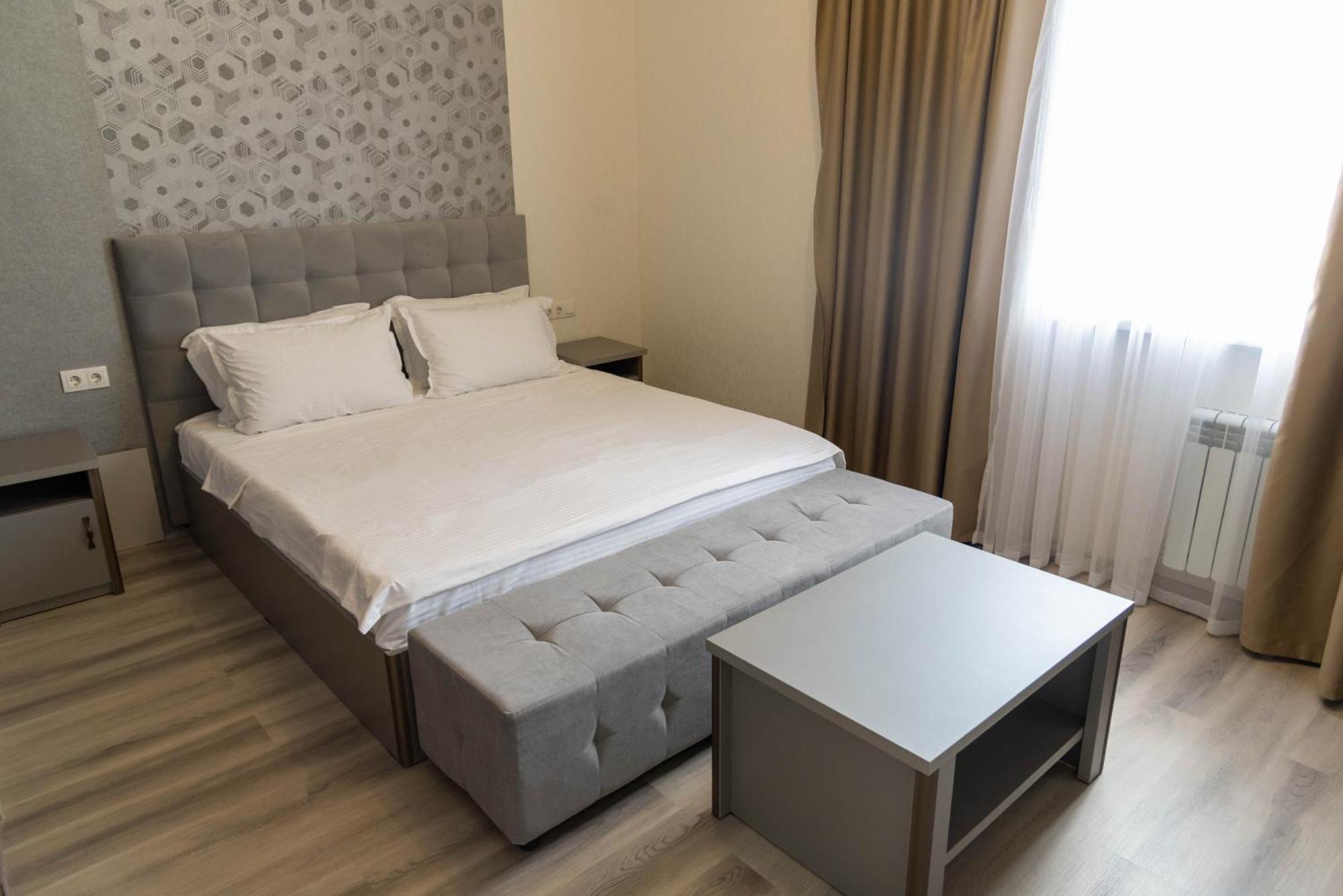 Dora Hotel Simkent Buitenkant foto